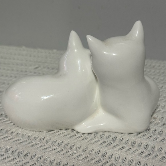 Vintage Royal Doulton White Cat Duo Figurine - Picture 2 of 6